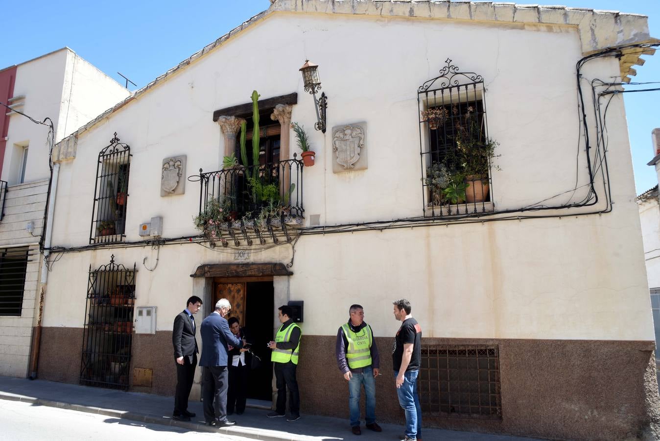 La Guardia Civil requisa a Benito miles de monedas y joyas que tenía ocultas
