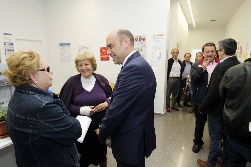 Echávarri visita al consultorio de Garbinet