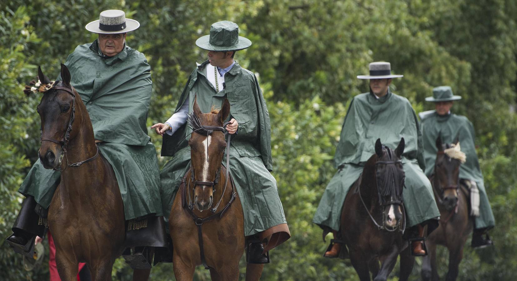 La lluvia desluce el Rocío