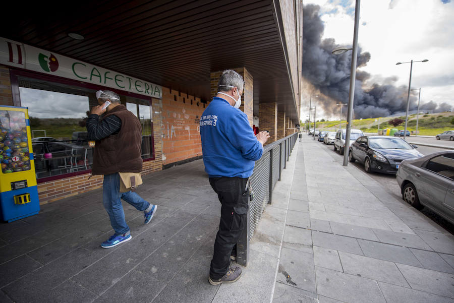 Incendio en el cementerio de neumáticos de Seseña