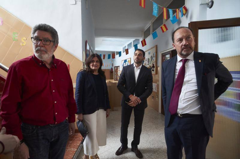 El PP oriolano defiende que no eliminen aulas en el colegio Jesús María de San Isidro