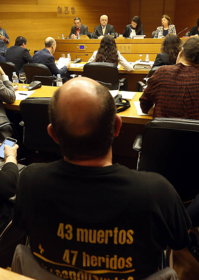 Camps y Cotino comparecen en la comisión de las Corts Valencianes