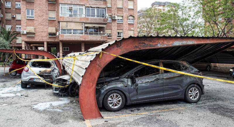 Coches reducidos a cenizas en Alicante