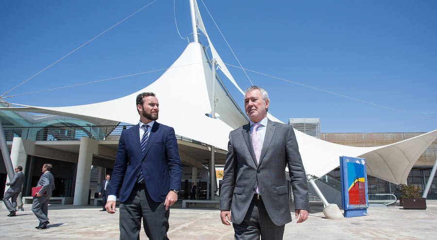 El Puerto y Pullmantur avalan la apertura en festivo para captar cruceros