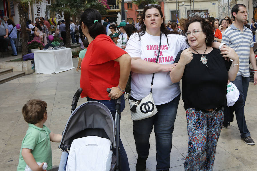 Familias y docentes piden «salvar» la escuela concertada