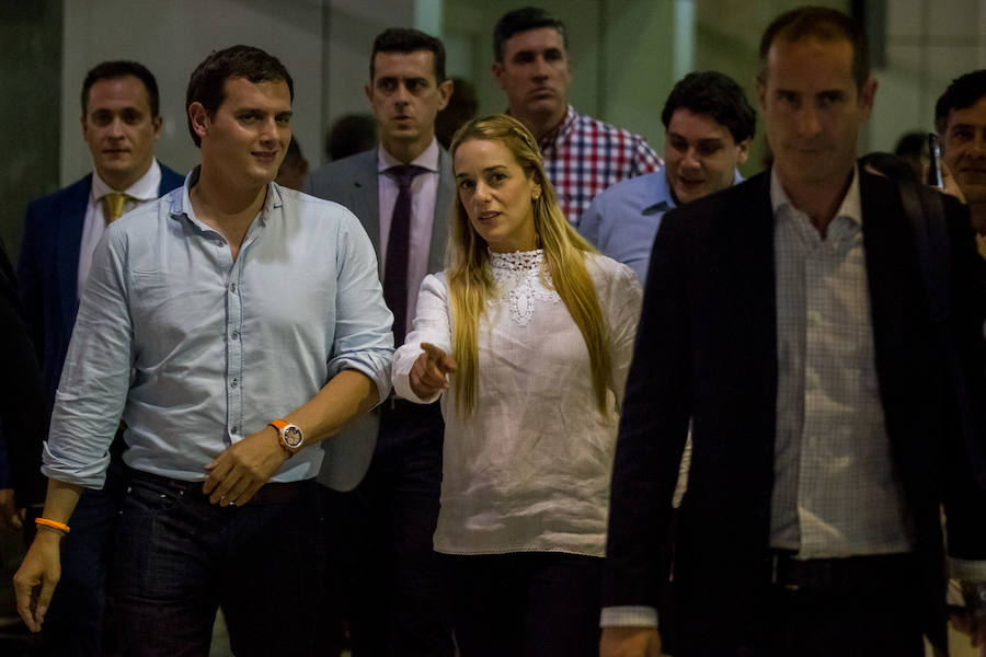 Albert Rivera y Lilian Tintori, esposa de Leopoldo López.