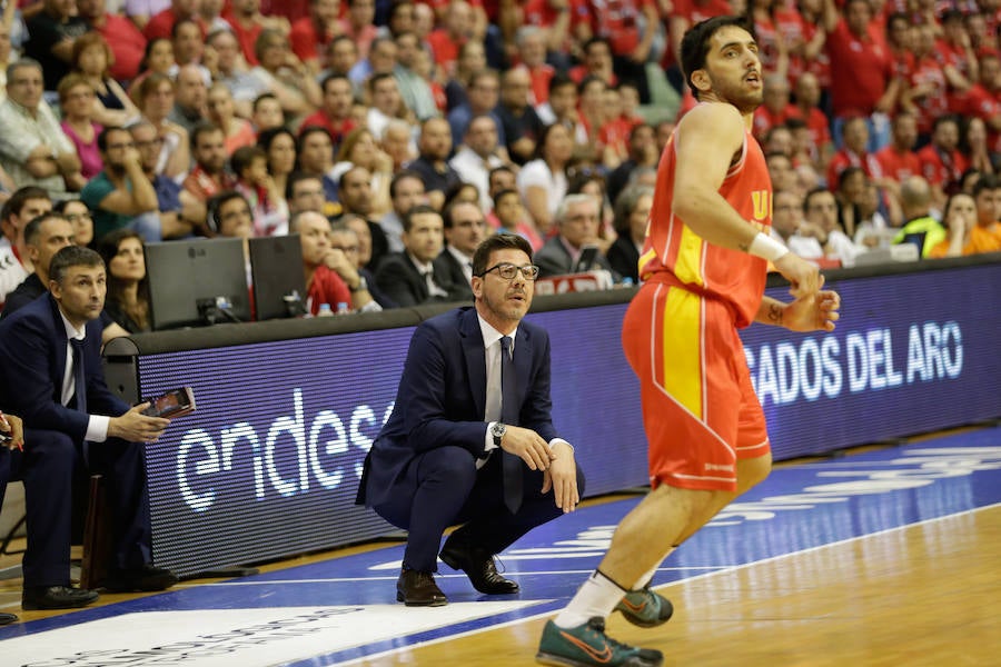 Milagro en el Palacio (91-87)