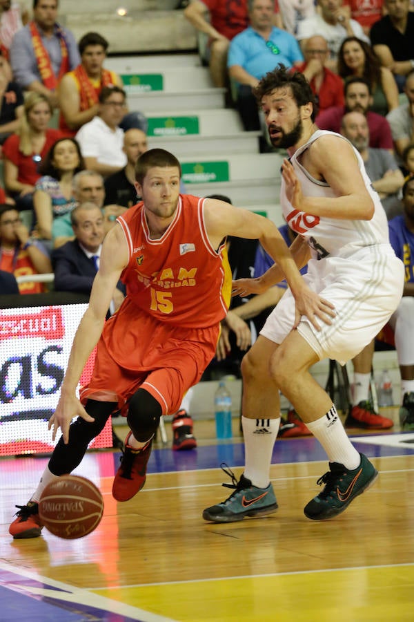 Milagro en el Palacio (91-87)