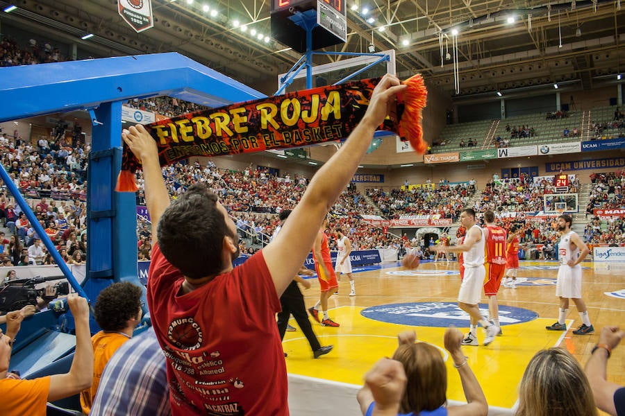 Milagro en el Palacio (91-87)