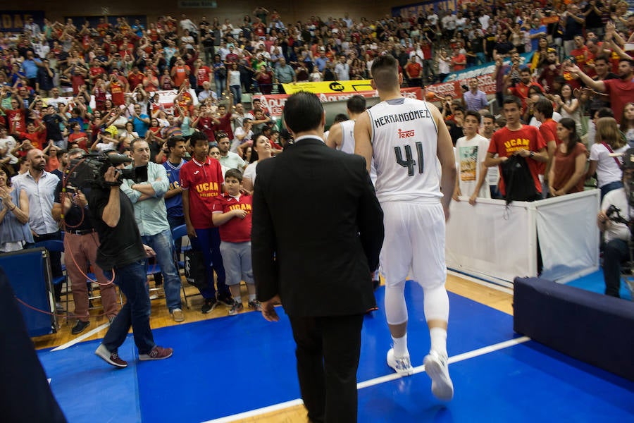 Milagro en el Palacio (91-87)