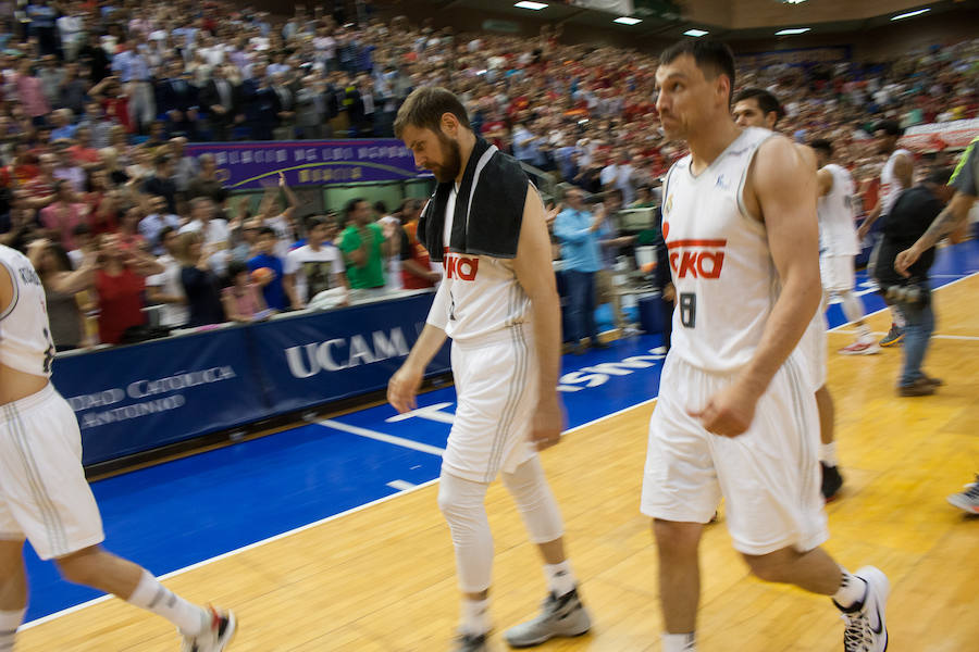 Milagro en el Palacio (91-87)