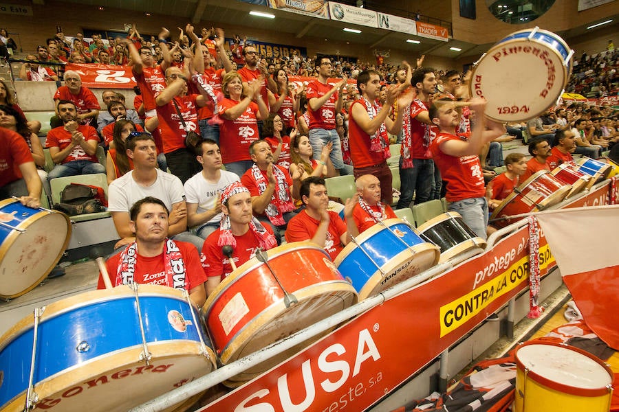 Milagro en el Palacio (91-87)