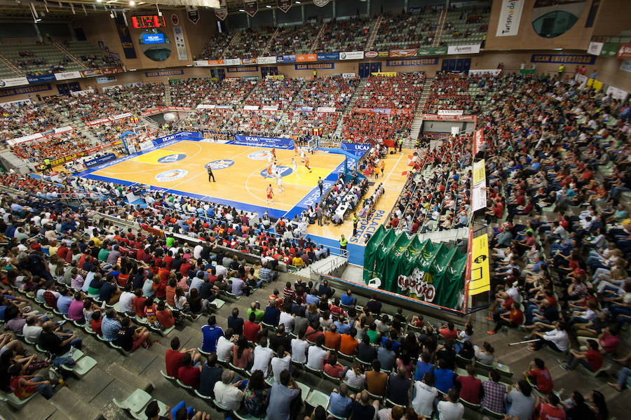 Milagro en el Palacio (91-87)