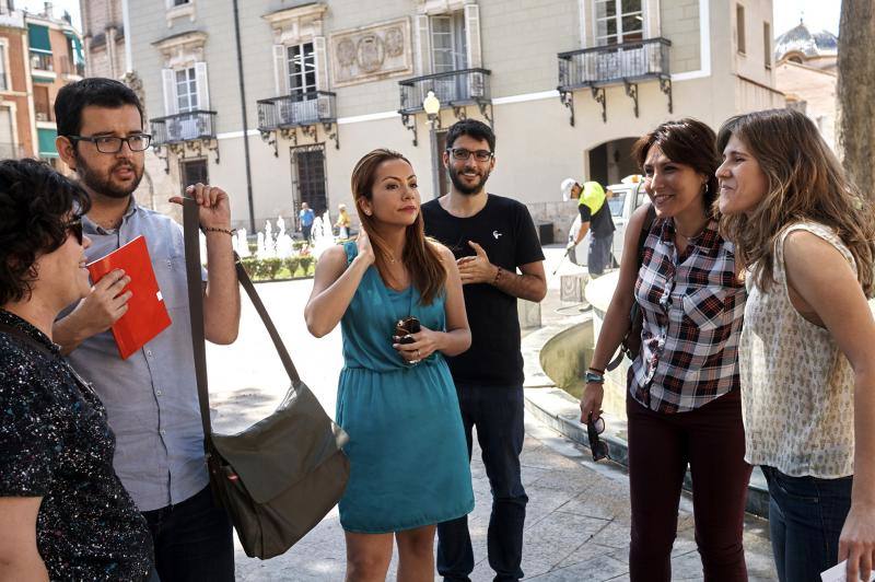 La coalición &#039;A la valenciana&#039; de Orihuela planea un acto con Oltra durante la campaña