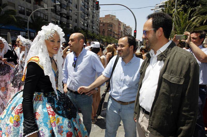 La primera mascletá de Hogueras hace retumbar Luceros