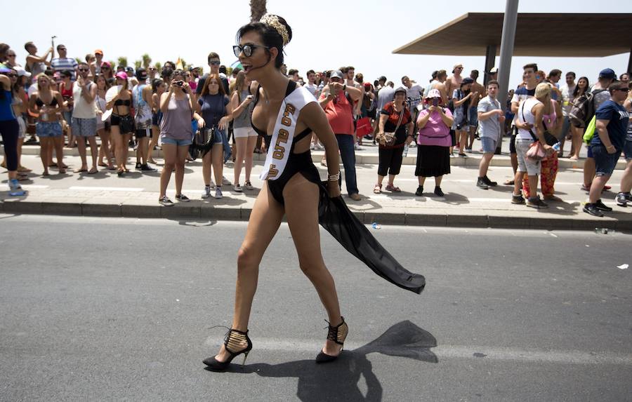 Disfraces coloridos inundan Tel Aviv