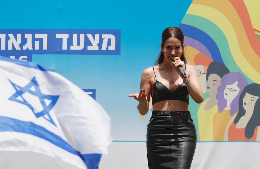 Disfraces coloridos inundan Tel Aviv