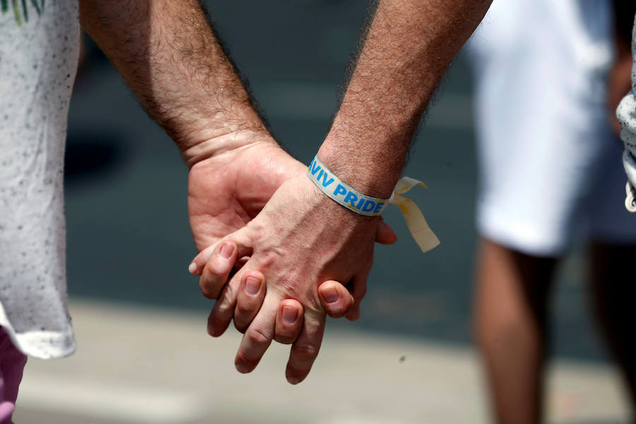 Disfraces coloridos inundan Tel Aviv