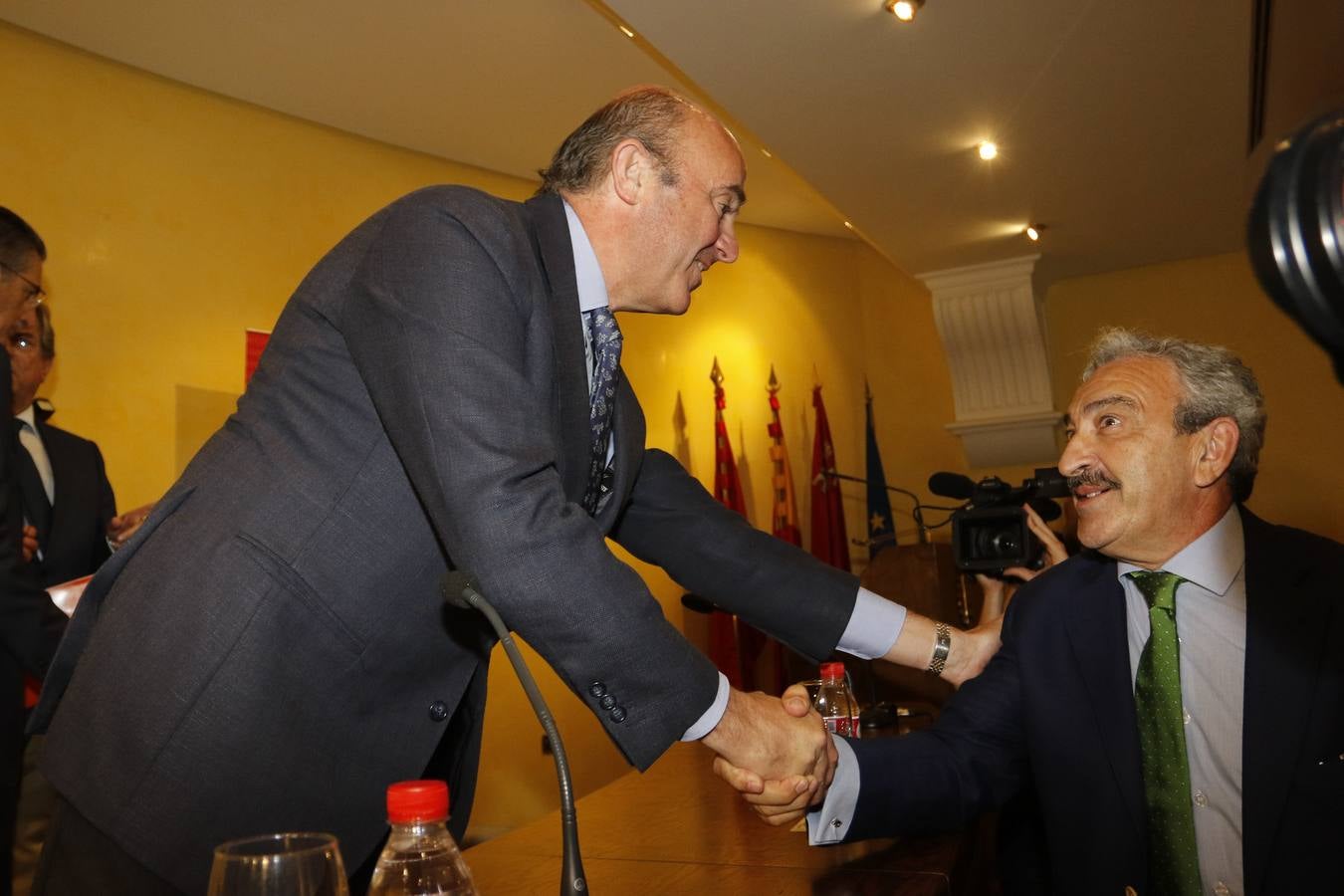 De Guindos participa en un acto de la Cámara de Comercio de Murcia