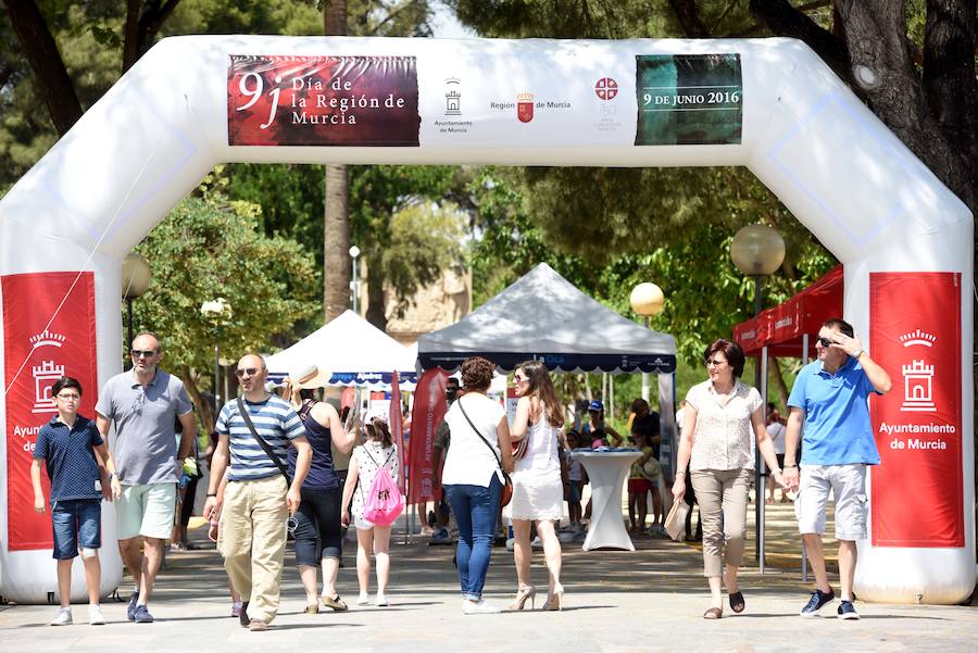 Diversión por tierra, agua y aire en el Día de la Región