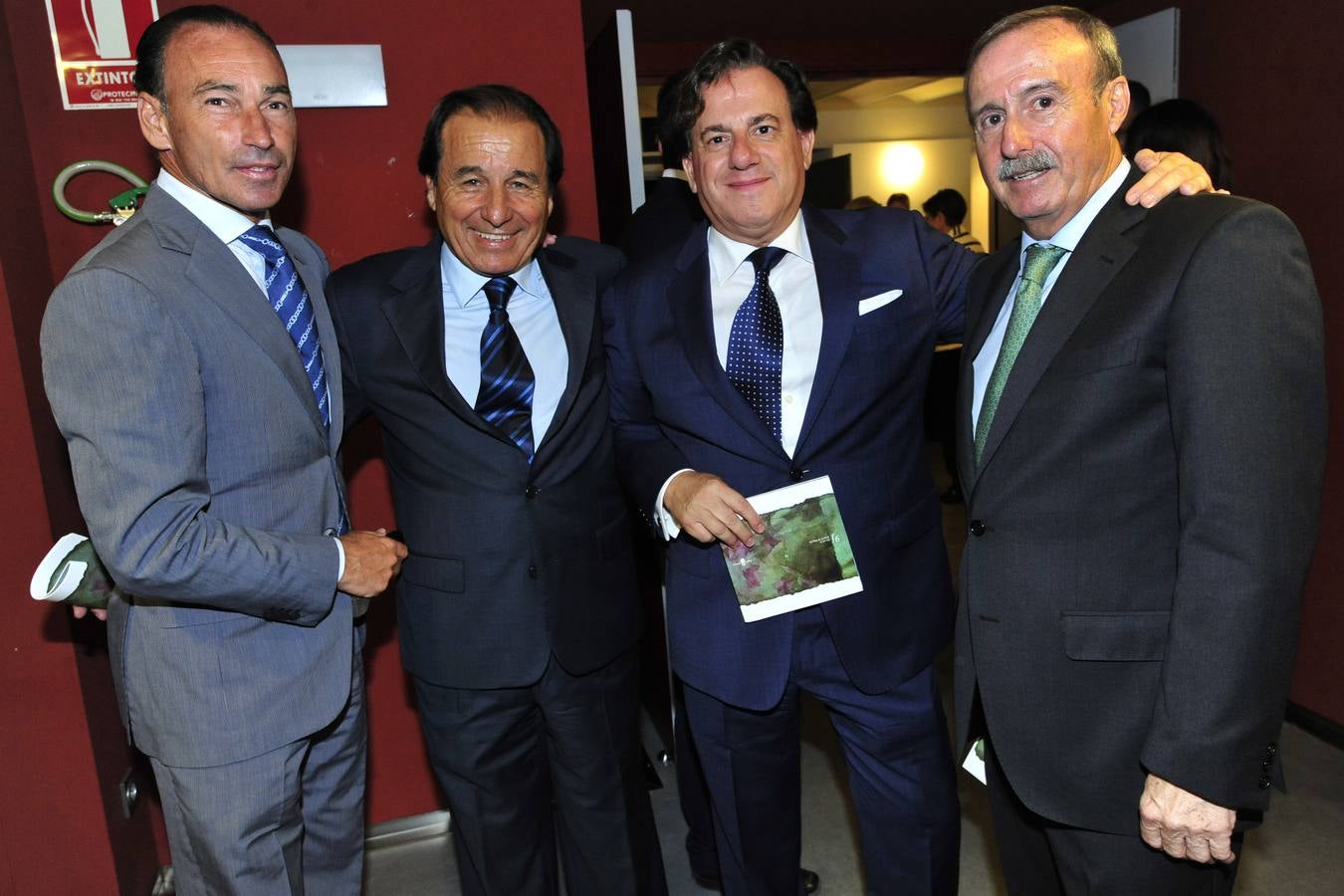 Entrega de las medallas de oro en el Día de la Región