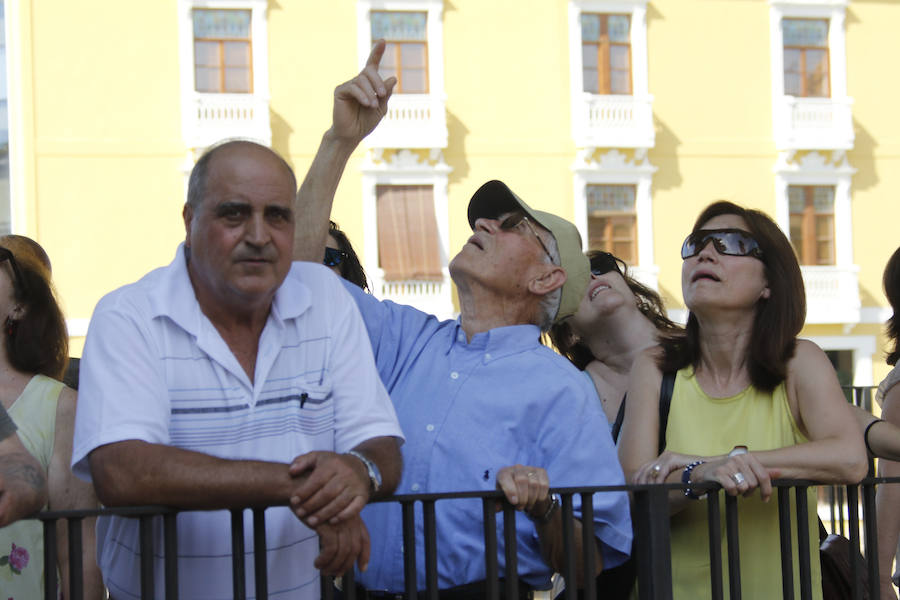 La Patrulla Acrobática de Paracaidismo del Ejército del Aire celebra el Día de la Región