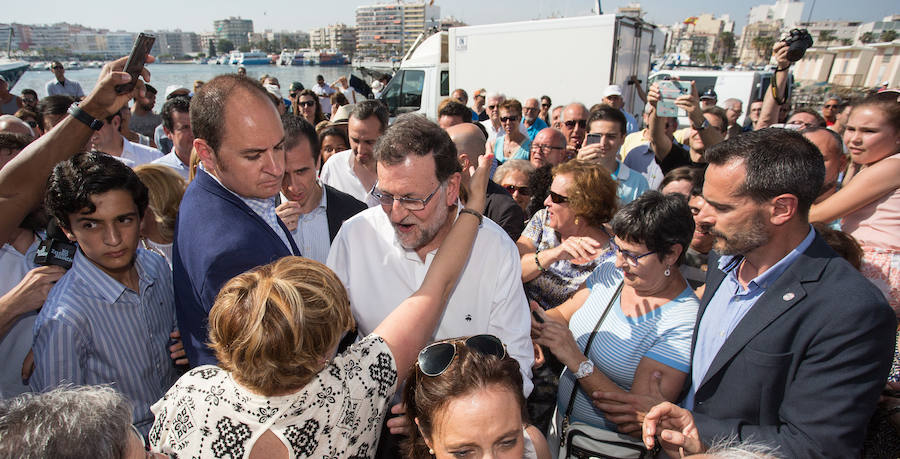 Rajoy hace campaña en Santa Pola