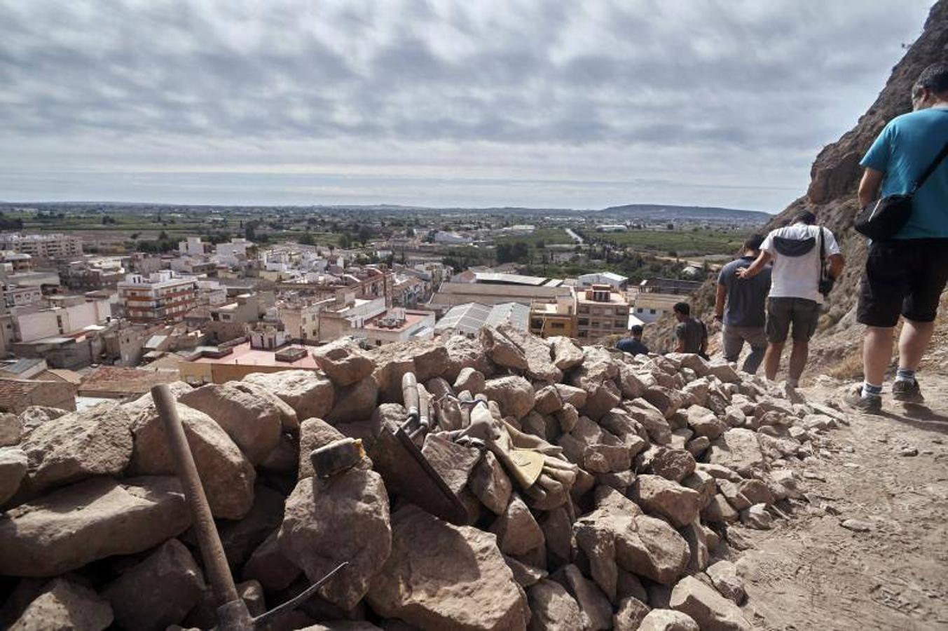 El MARQ insta al Ayuntamiento de Callosa a afianzar el yacimiento de la ladera del castillo
