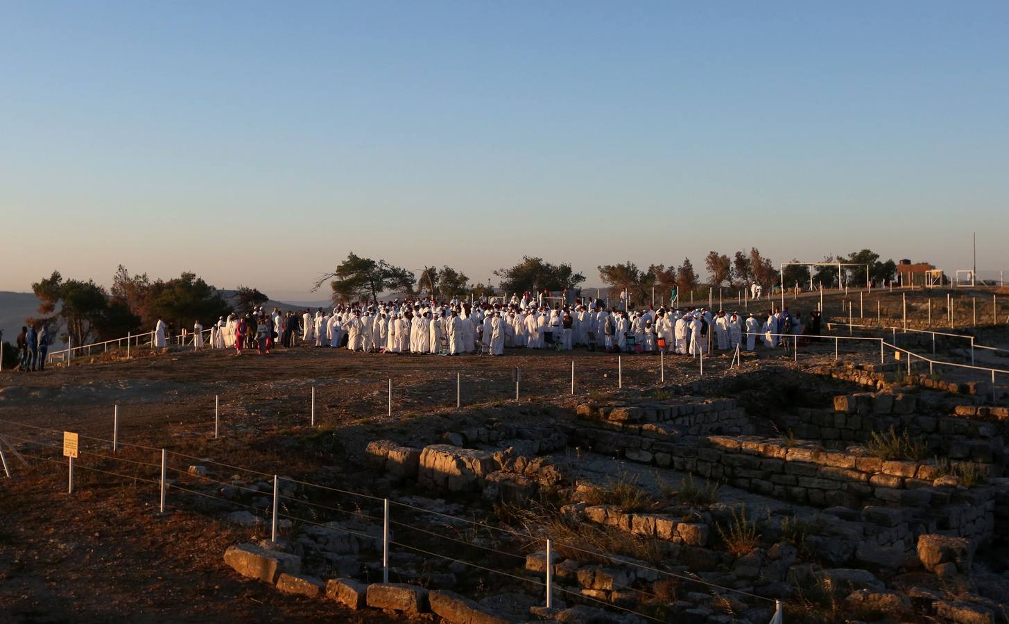 Cosecha y mandamientos en un festival