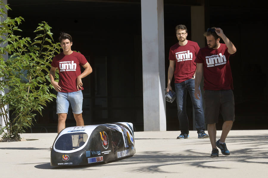 Estudiantes de la UMH diseñan un vehículo para recorrer 2.000 kilómetros con un litro de etanol