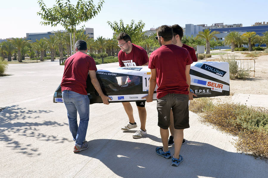 Estudiantes de la UMH diseñan un vehículo para recorrer 2.000 kilómetros con un litro de etanol