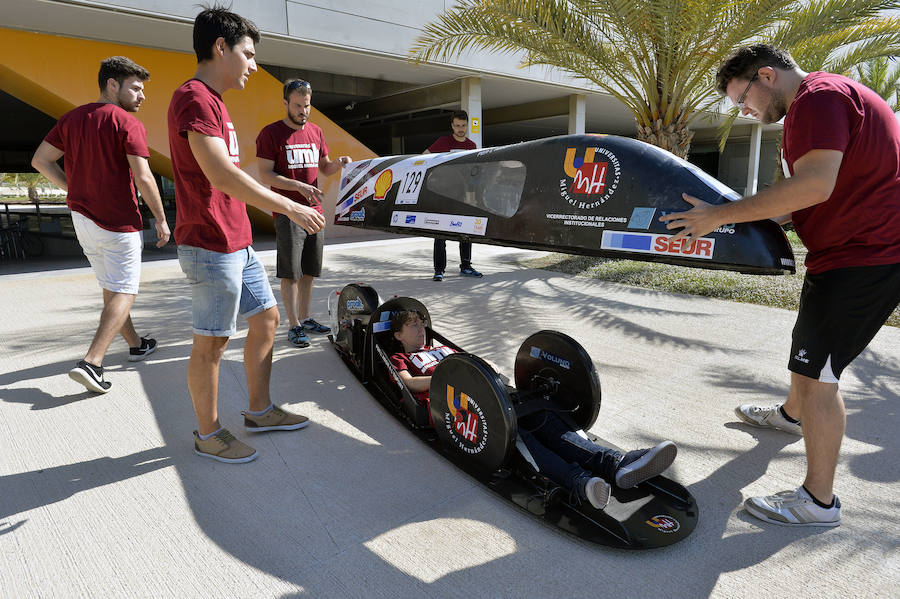 Estudiantes de la UMH diseñan un vehículo para recorrer 2.000 kilómetros con un litro de etanol