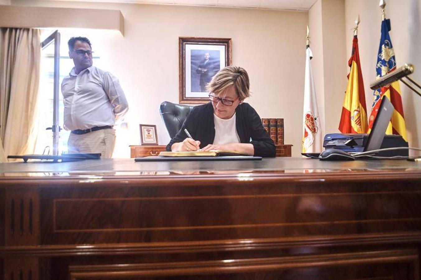 La Consellera, María José Salvador, se reúne con los alcaldes de la Vega Baja