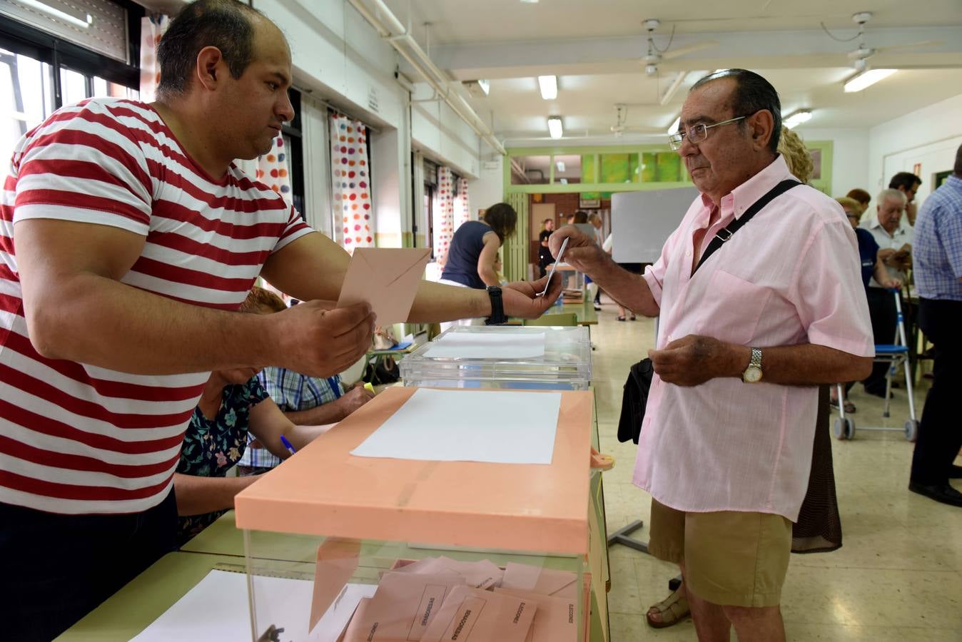 1.638 mesas electorales para votar en Murcia