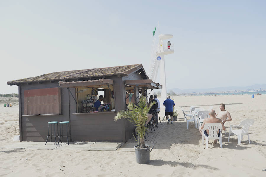 Apertura de los chiringuitos de la playa de El Altet