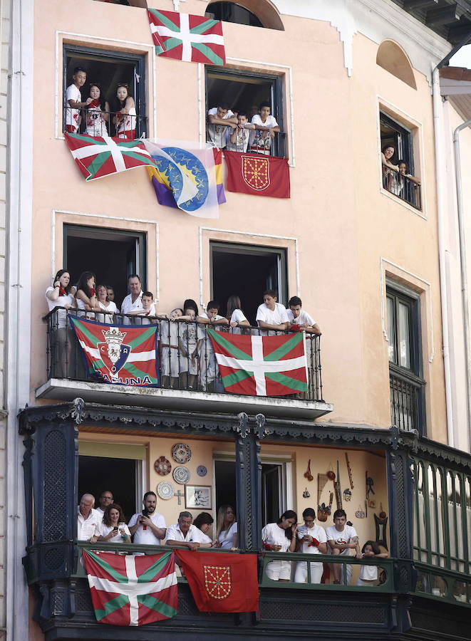 El &#039;chupinazo&#039; abre nueve días de celebración en Pamplona