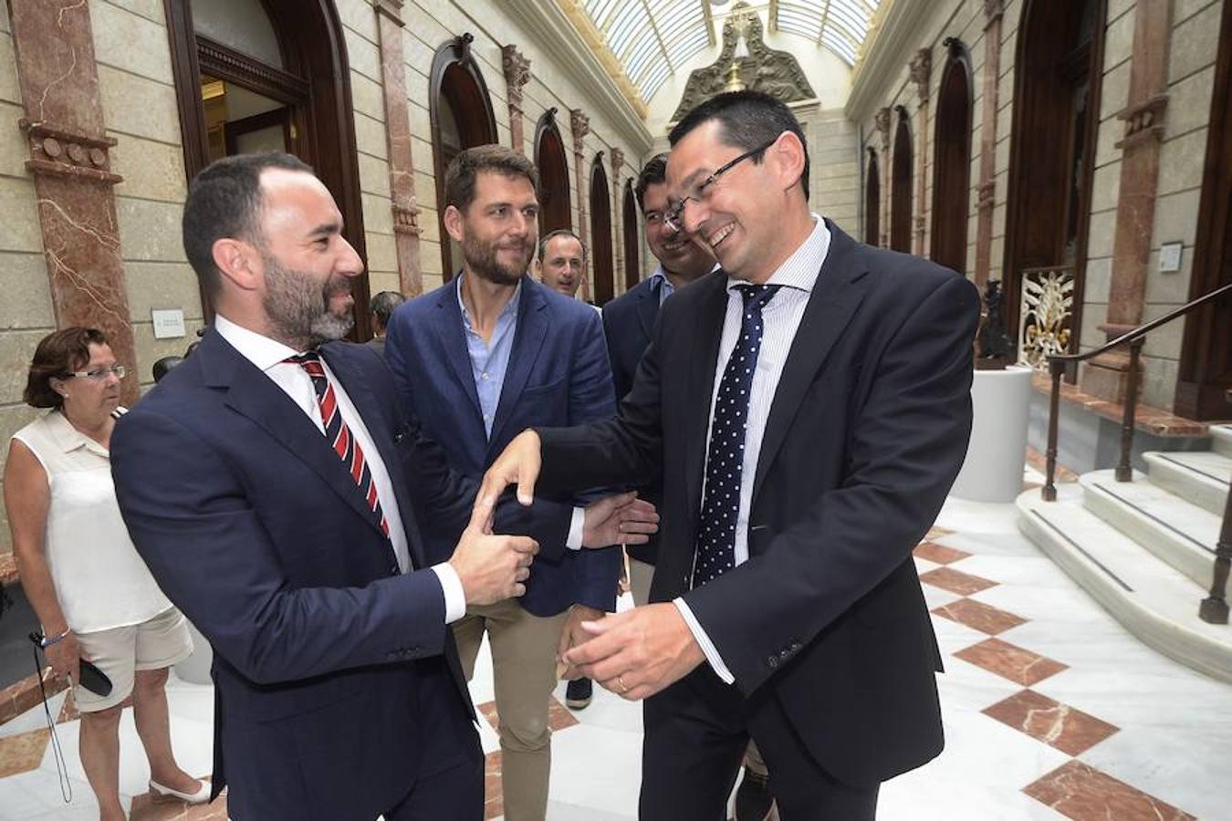 El embajador británico en España asiste al Foro Nueva Murcia