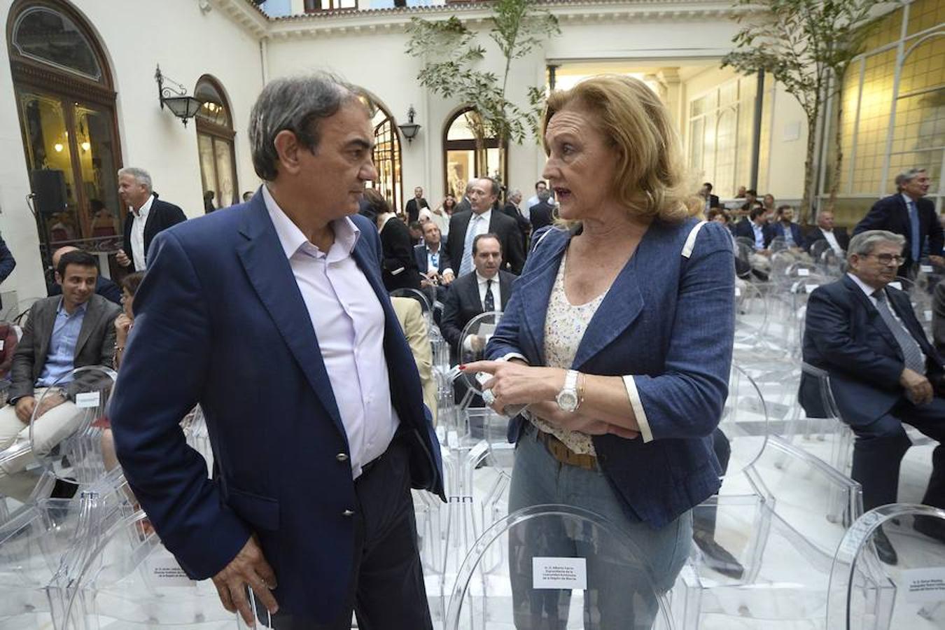 El embajador británico en España asiste al Foro Nueva Murcia