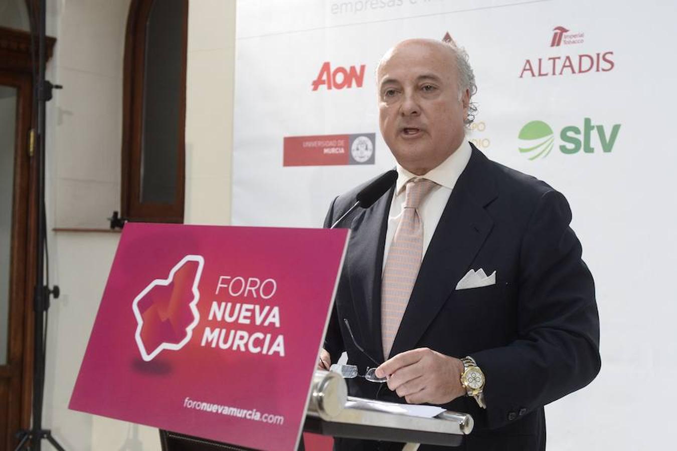 El embajador británico en España asiste al Foro Nueva Murcia