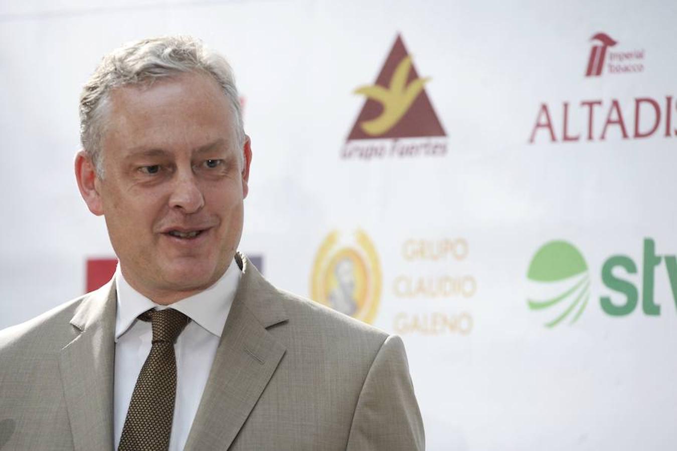 El embajador británico en España asiste al Foro Nueva Murcia