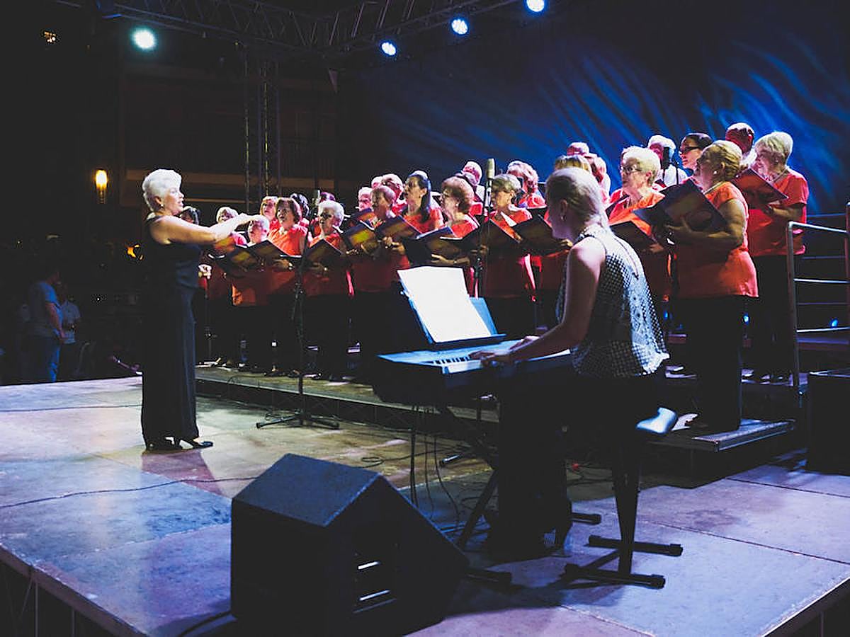 Nueve mil almas a ritmo de Habaneras en Torrevieja