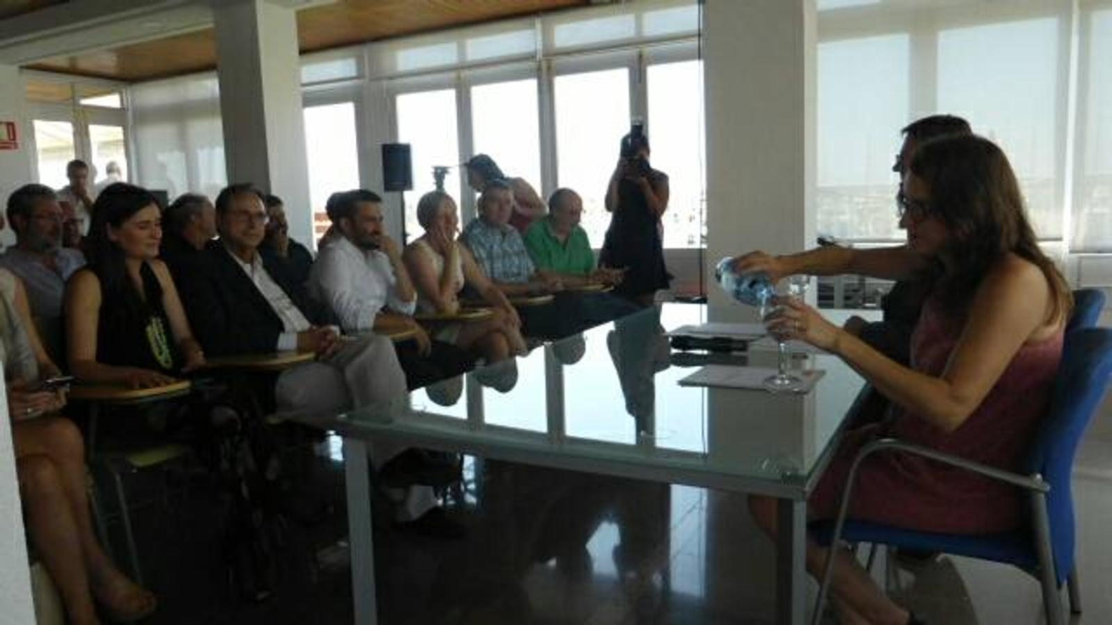 Puig expone las conclusiones del seminario que el Consell ha celebrado en Torrevieja