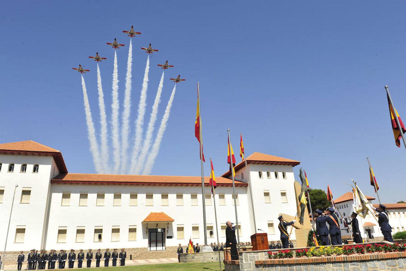 Entrega de despachos a los nuevos oficiales del Ejército del Aire