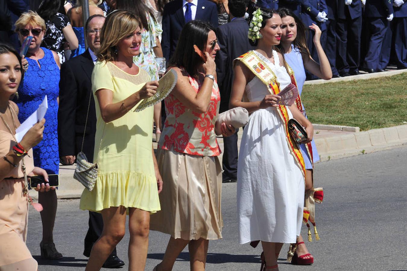Entrega de despachos a los nuevos oficiales del Ejército del Aire