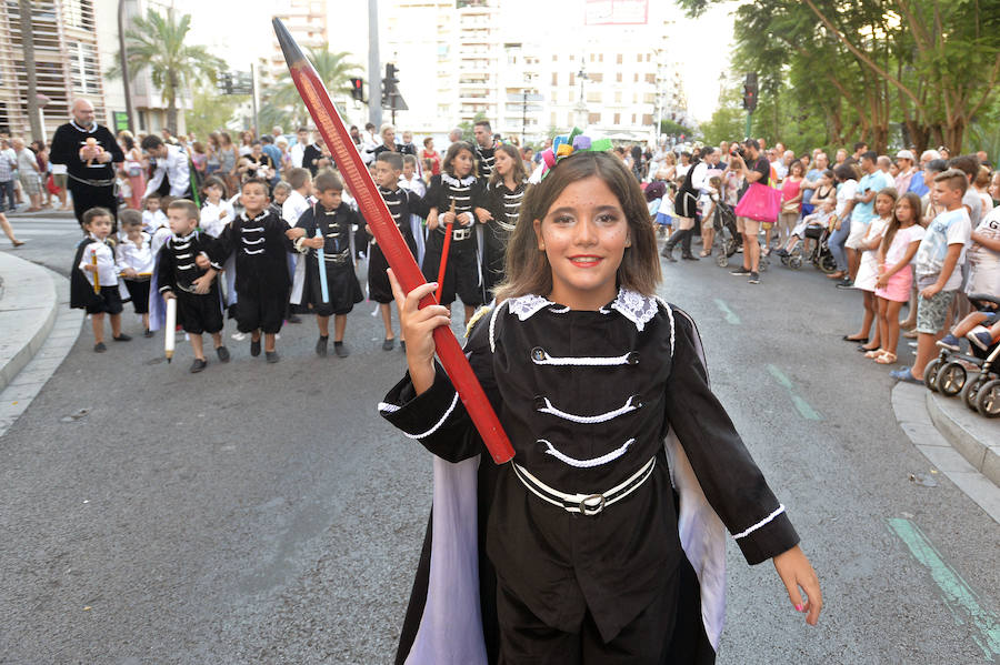 Moros y Cristianos toman las calles de Elche