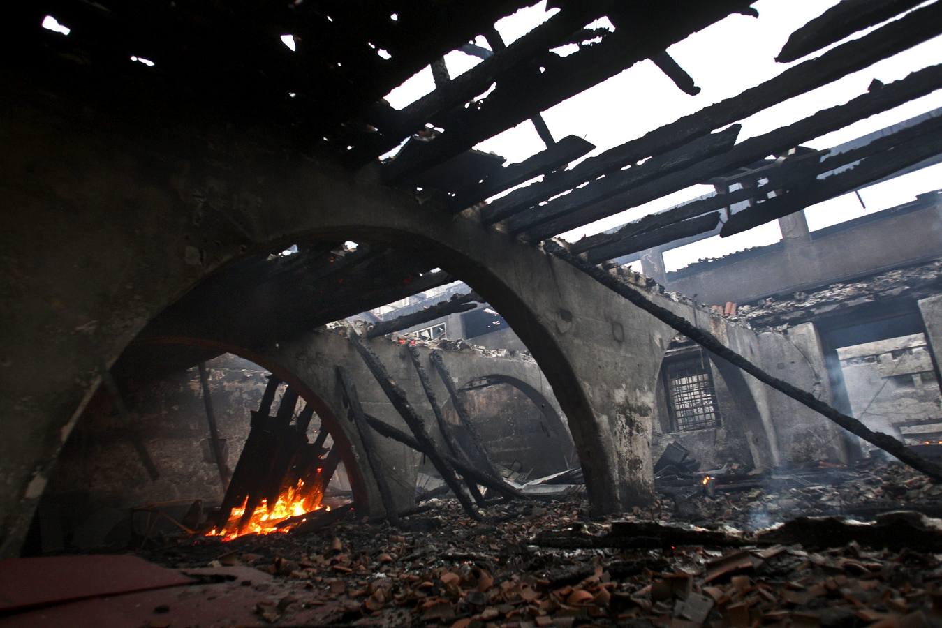 El fuego asola la capital de Madeira