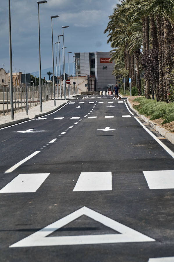 El acceso a la calle Marqués de Molins continúa cerrado