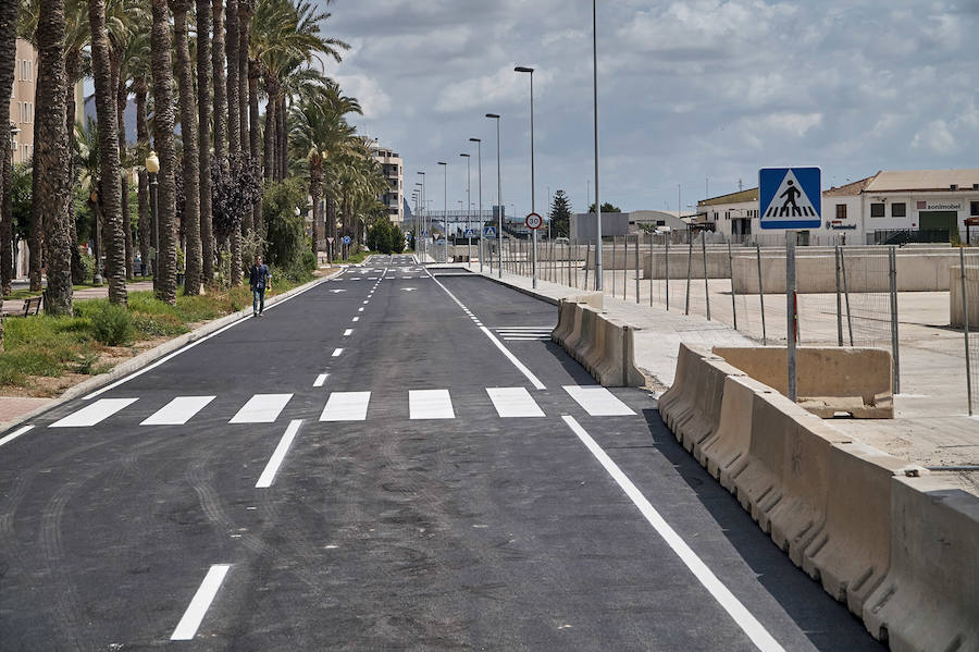 El acceso a la calle Marqués de Molins continúa cerrado