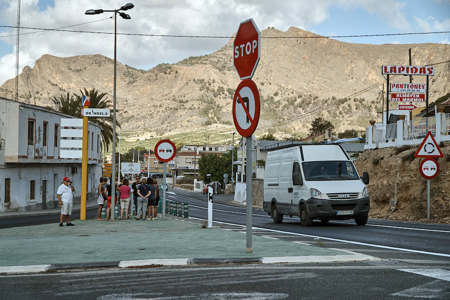 Vecinos oriolanos reclaman un paso de peatones en la N-340