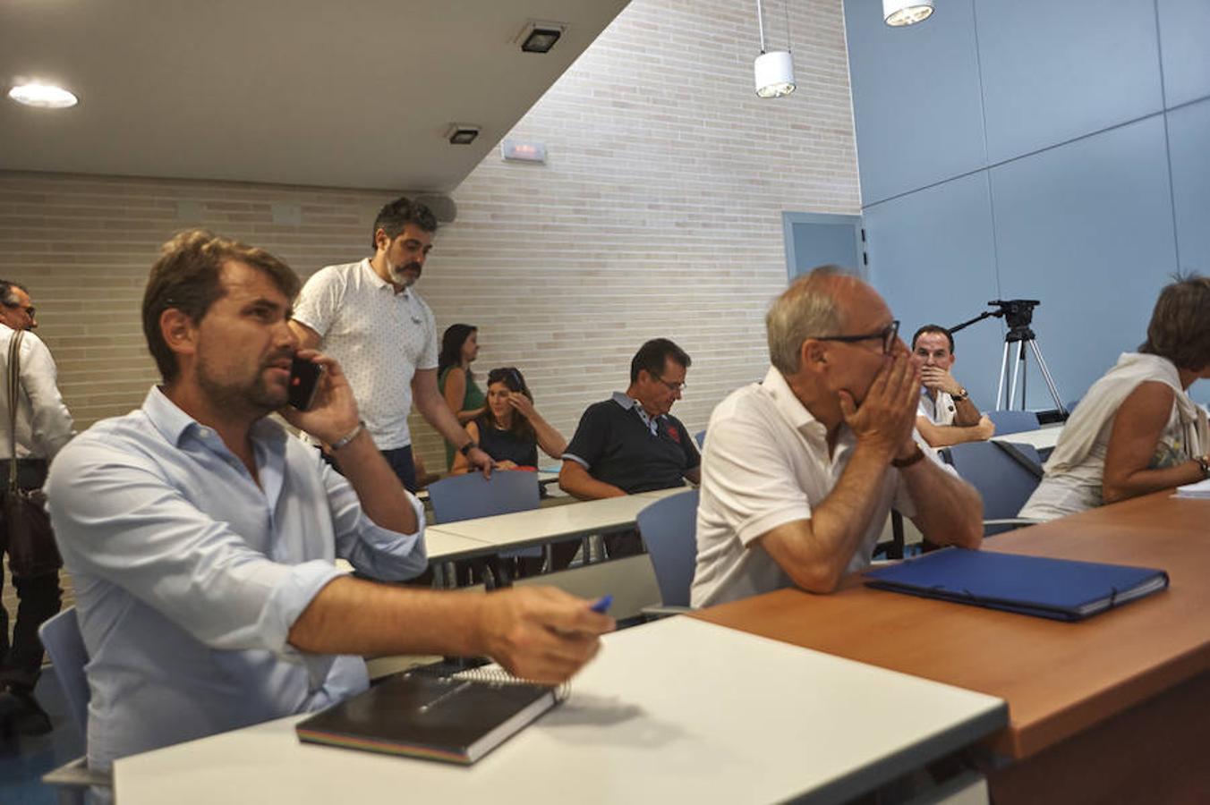 Alcaldes en la reunión del Consorcio de Residuos en Rojales